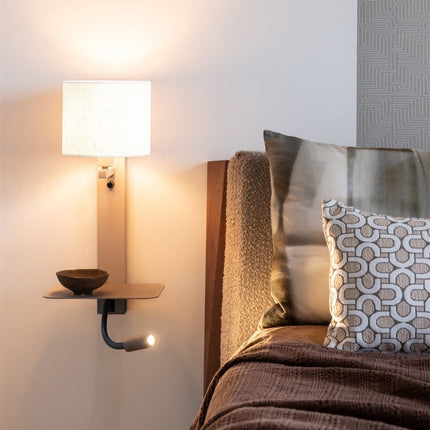 Aplique de pared Florence con lámpara de lectura color arena y blanco