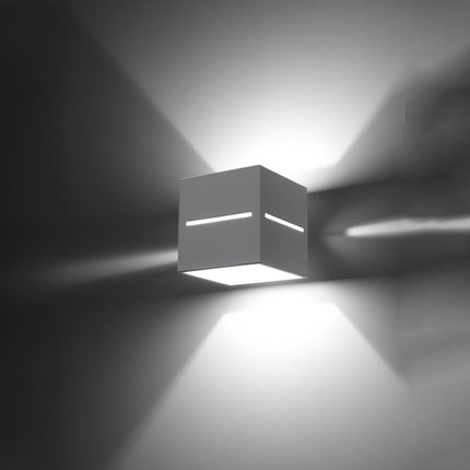 Lámpara de pared de cubo abierto blanca