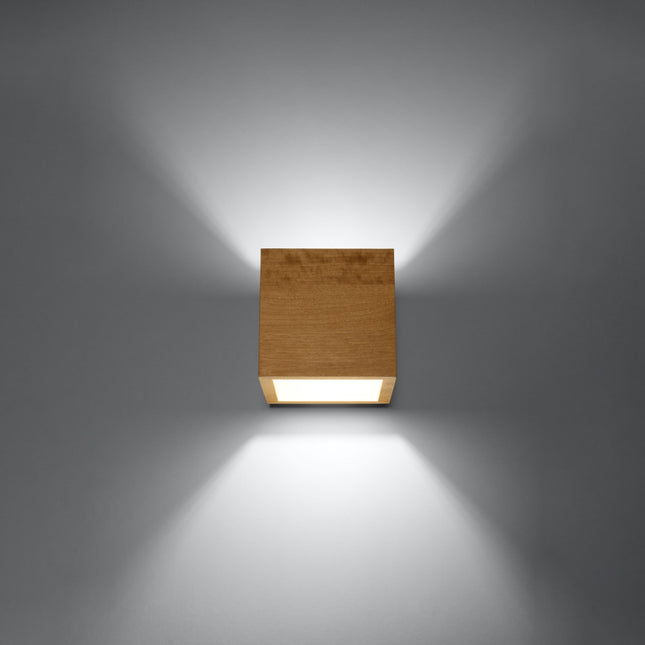 Cube LED wall light in natural wood