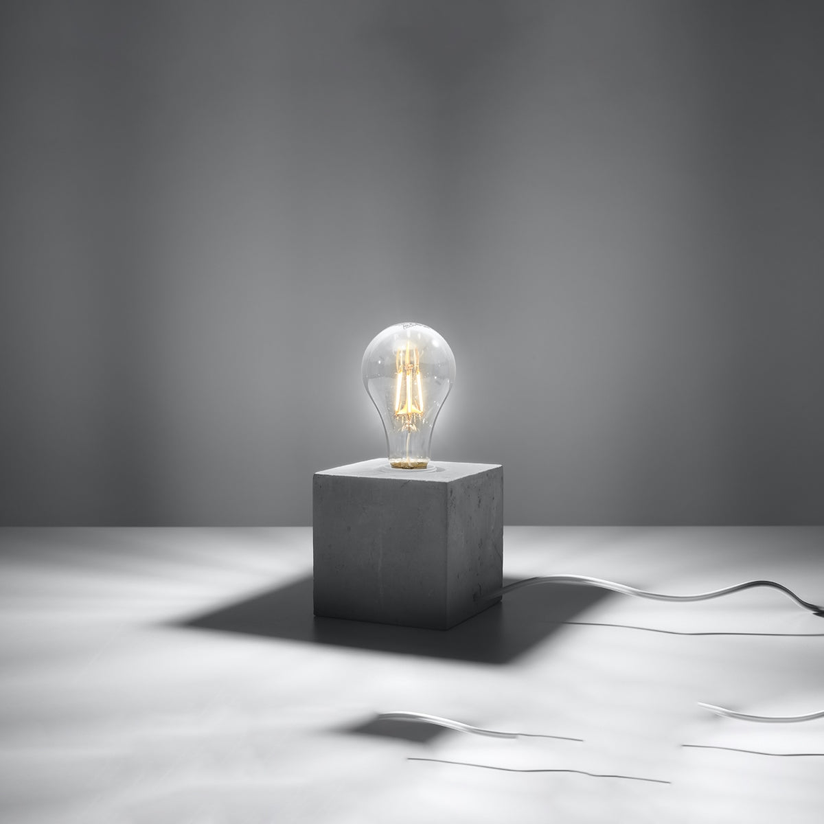 Lampe de table Pure Cube béton