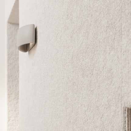 Aplique de pared de cerámica gris con forma de concha