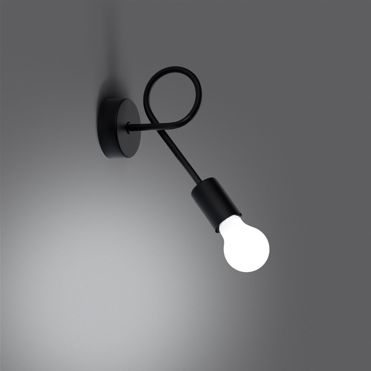 Moderne Twist-Wandlampe in Schwarz