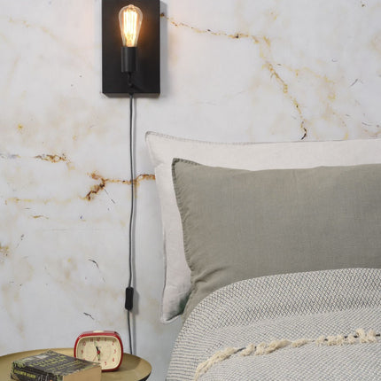 Madrid Wandleuchte aus schwarzem Eisen, L