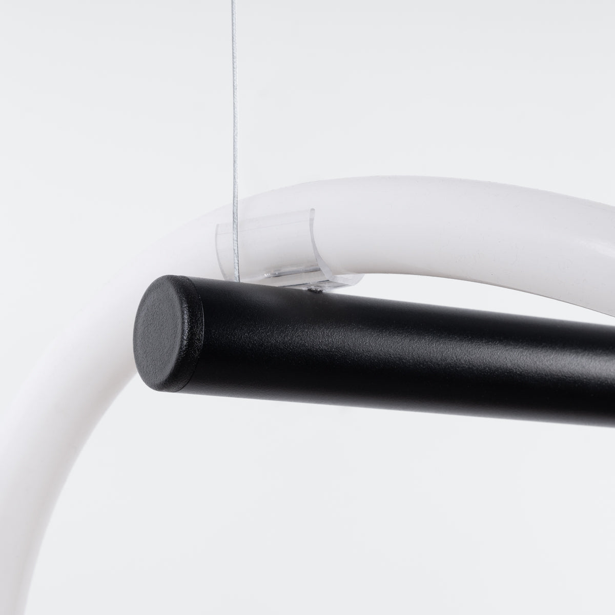Suspension Tube Réglable à Distance 84 noir LED 2700-6500K