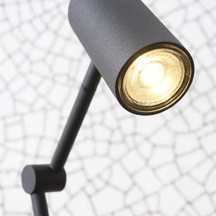 Lámpara de pie LED Montreux de hierro negro de 134 cm