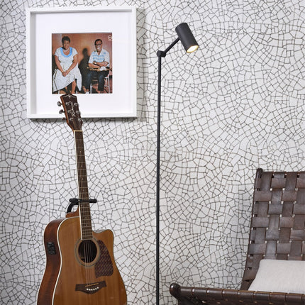 Lámpara de pie LED Montreux de hierro negro de 134 cm