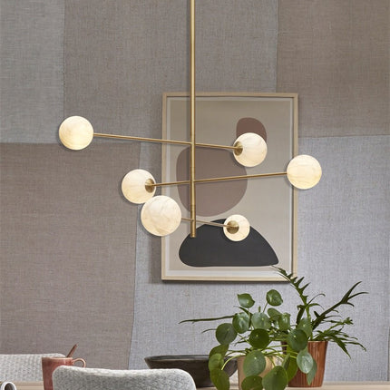 Lámpara colgante Carrara 6 globos mármol y oro