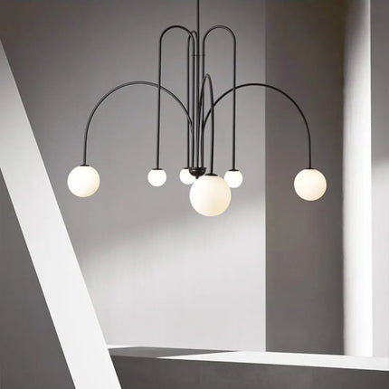 Nordischer geometrischer bunter sphärischer Kronleuchter