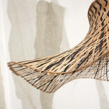 Ibiza gewellte Bambus-Deckenleuchte, Schwarz und Natur, 50 cm