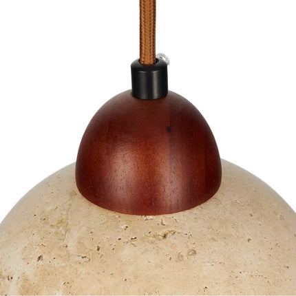 Minimalistische Pendelleuchte aus Travertinstein