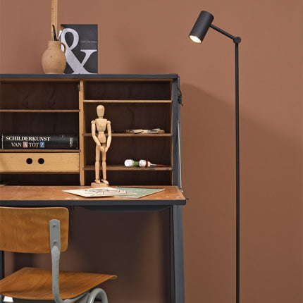 Lámpara de pie LED Montreux de hierro negro de 134 cm