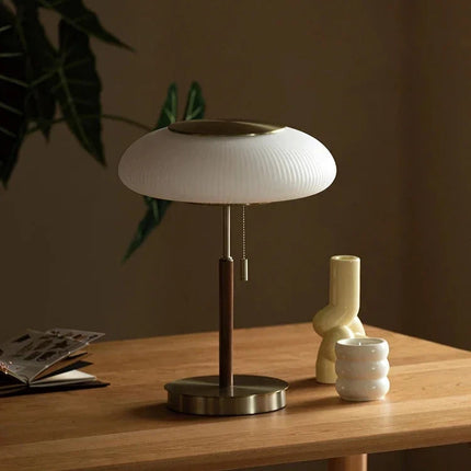 Skandinavische Vintage Tischlampe aus Glas