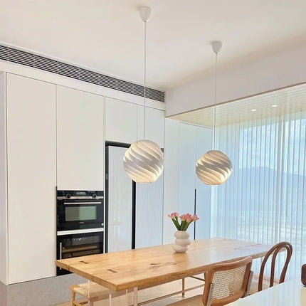 Lámpara colgante minimalista con espiral blanca