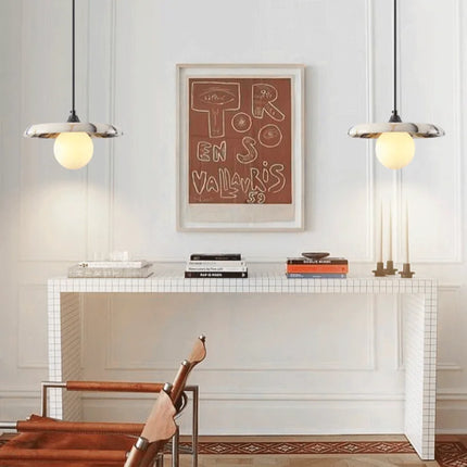 Elegante runde Pendelleuchte aus schwarzem Marmor