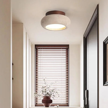 LED-Deckenleuchte aus gelbem Travertin und Holz