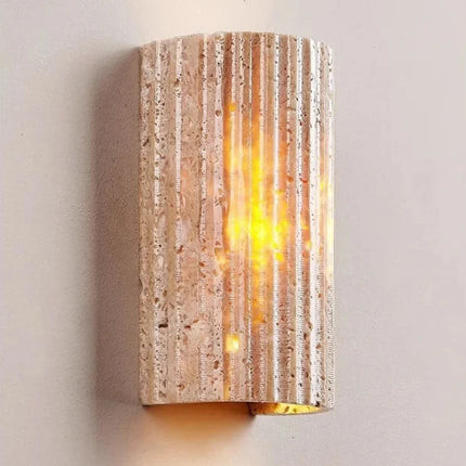 Gelbe Travertin-LED-Wandleuchte