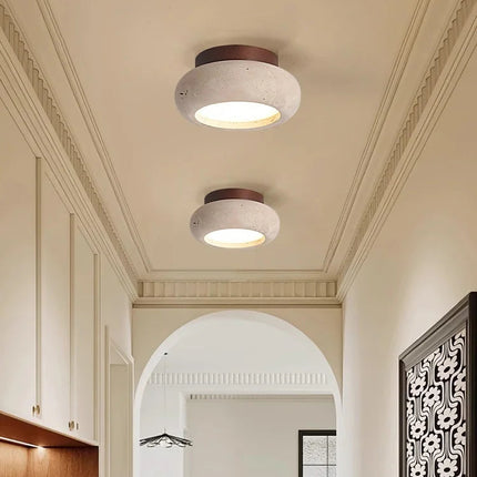 LED-Deckenleuchte aus gelbem Travertin und Holz