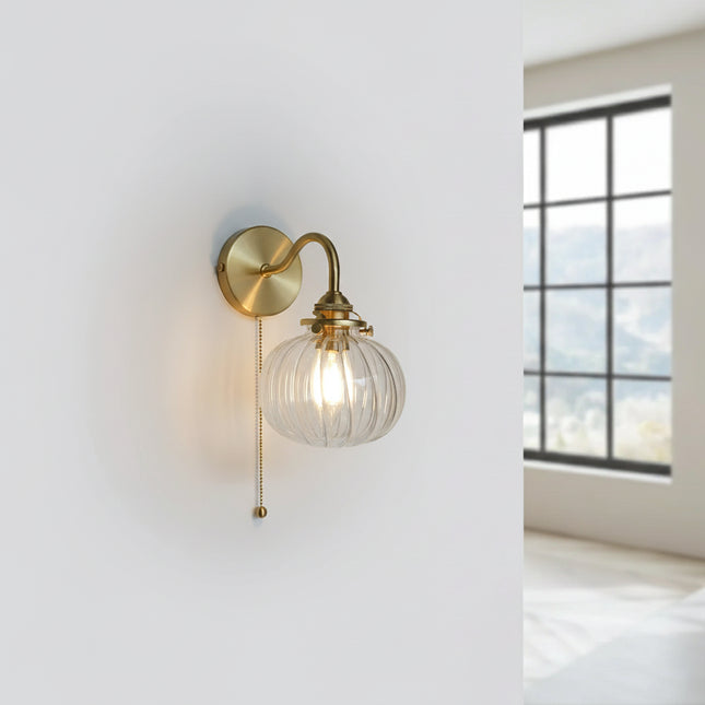 Aplique de pared con bola de cristal y cobre dorado