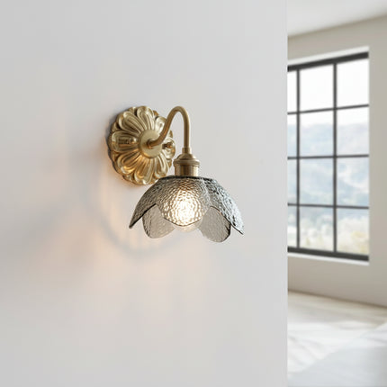 Aplique de pared con flores de cobre y vidrio