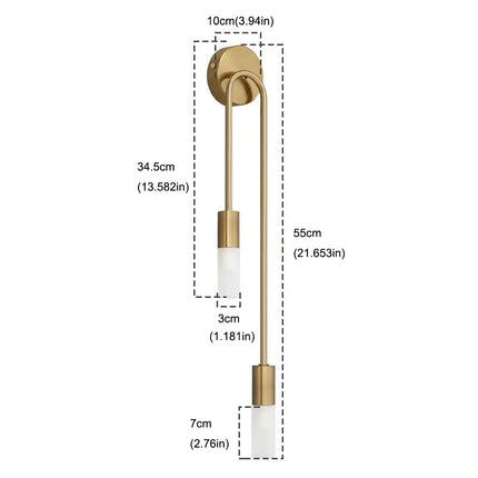 Applique murale nordique en cuivre, orientable pour un éclairage optimal et moderne.