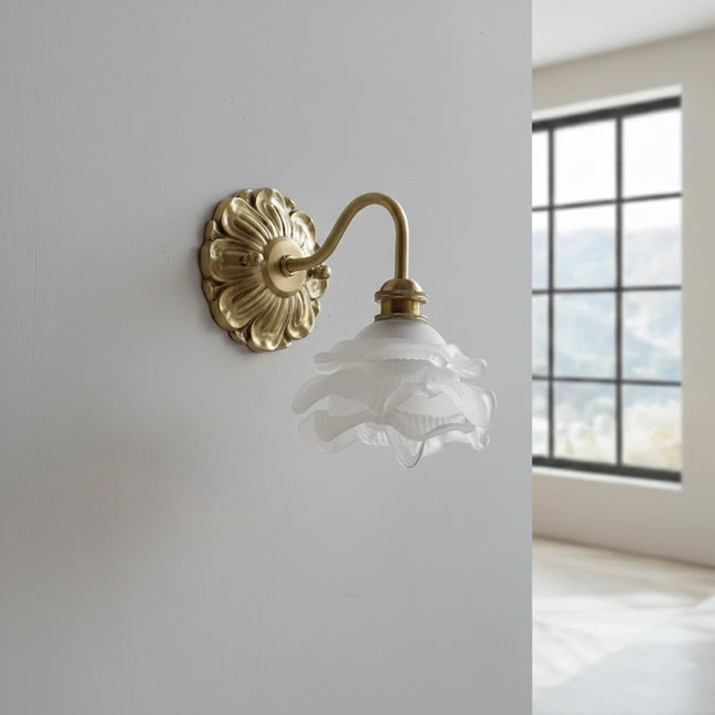 Aplique de pared con flores delicadas en cobre y cristal