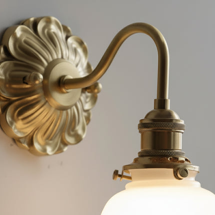 Originale Wandlampe aus Kupfer und Keramik