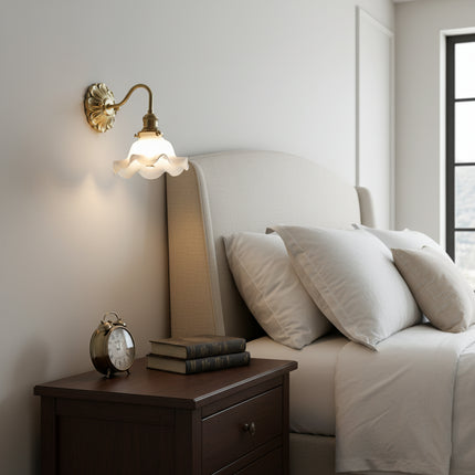 Originale Wandlampe aus Kupfer und Keramik