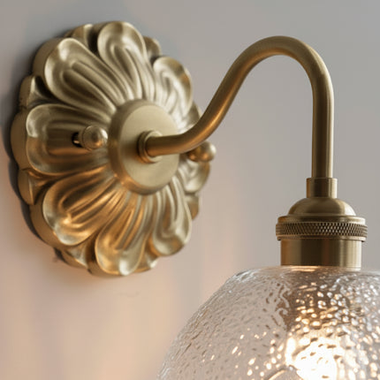 Aplique de pared con flores de cobre y vidrio