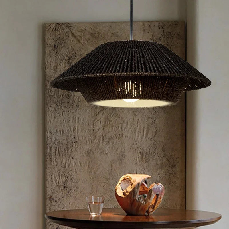 Lampe suspendue en corde de chanvre style japonais Wabi Sabi.