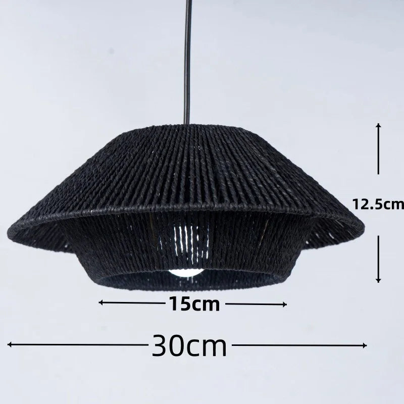Suspension japonaise en corde de chanvre, idéale pour un intérieur moderne.