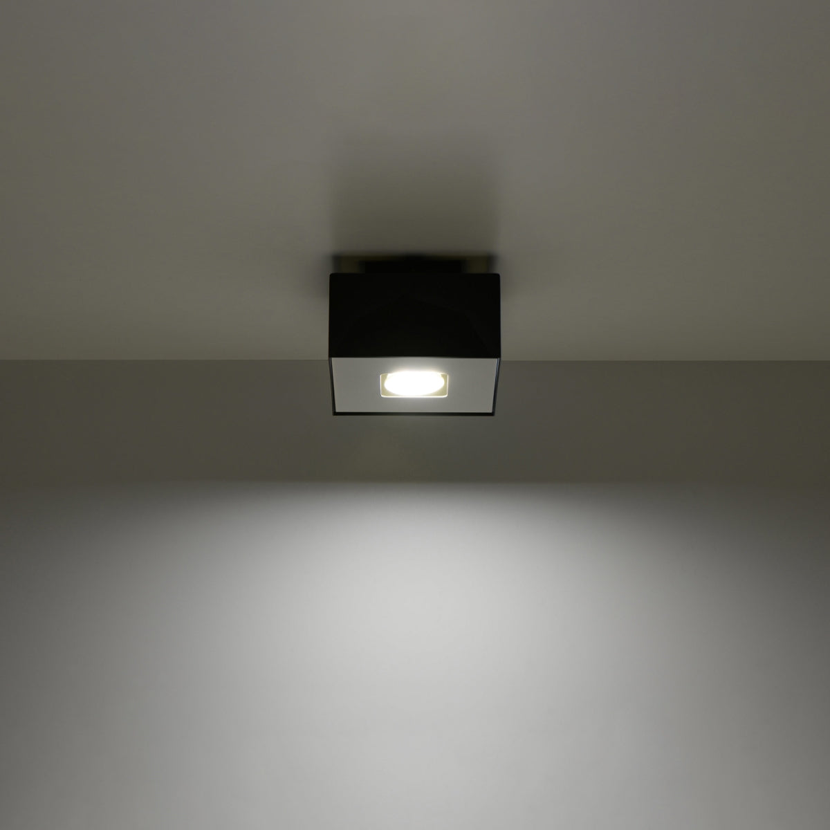 Refined LED ceiling light in black