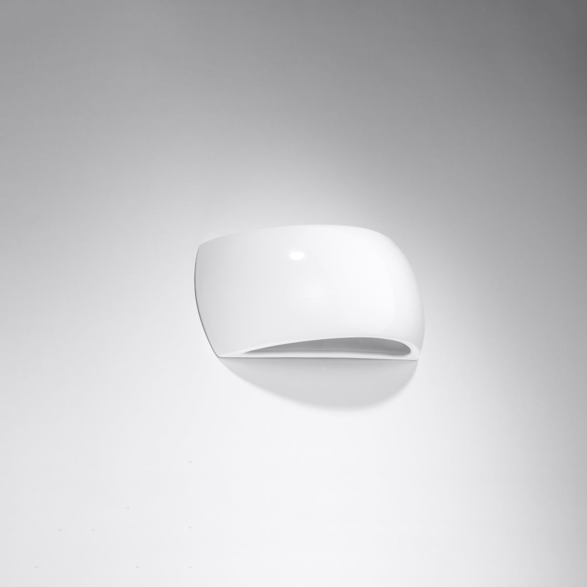 Glossy white ceramic shell varnished wall light