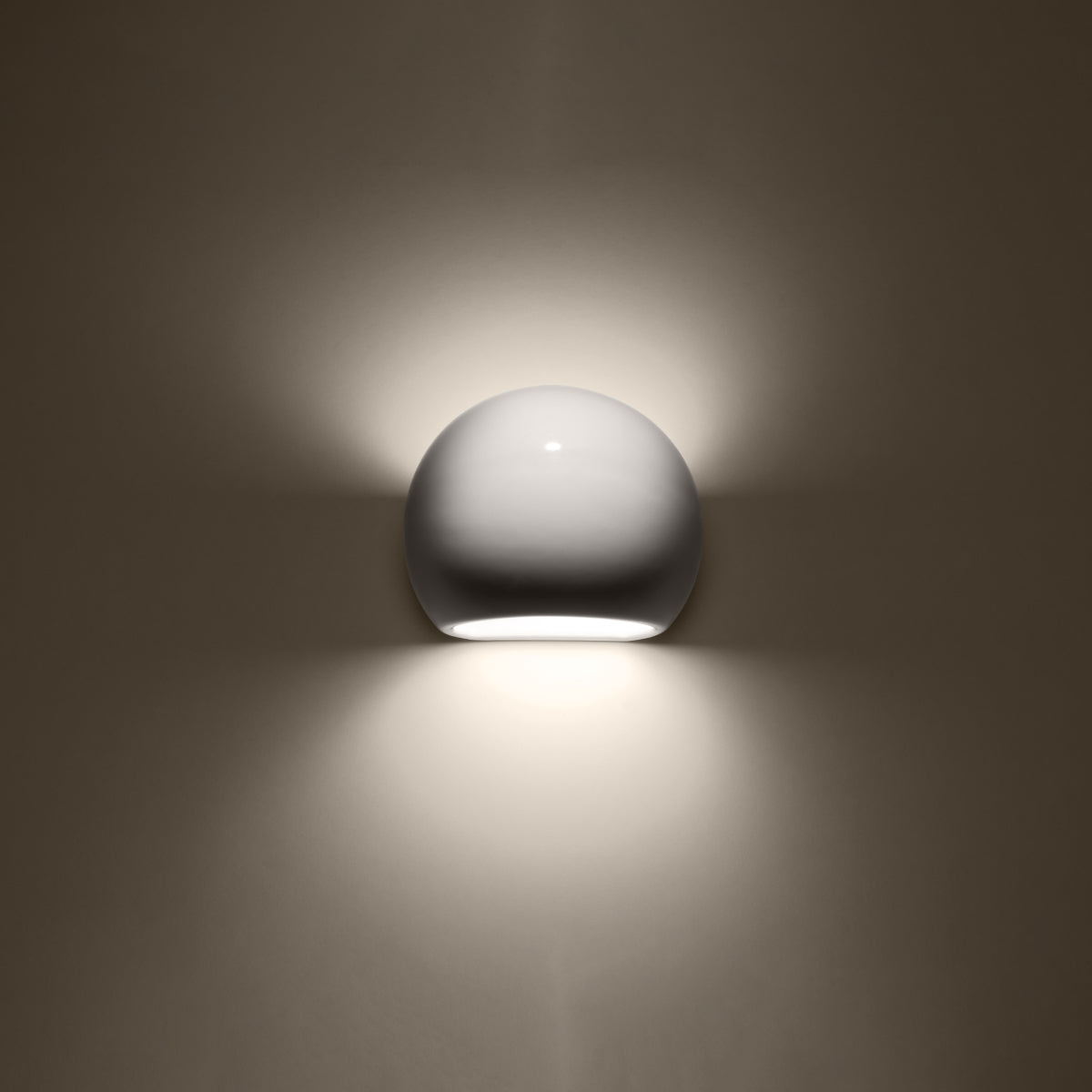 Glossy white ceramic Globe varnished wall light