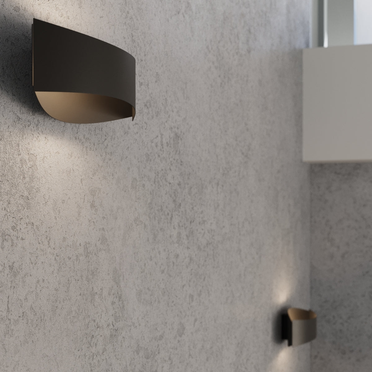 Black Fluid Design Wall Light