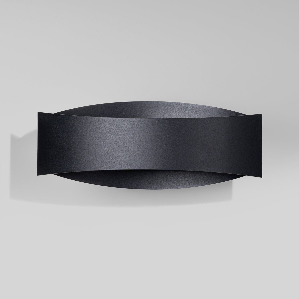 Black Fluid Design Wall Light