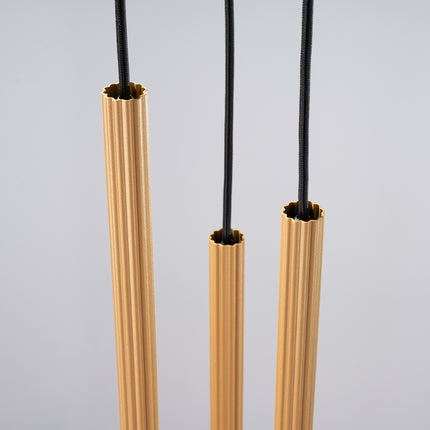 3P Pendelleuchte im geriffelten Golddesign