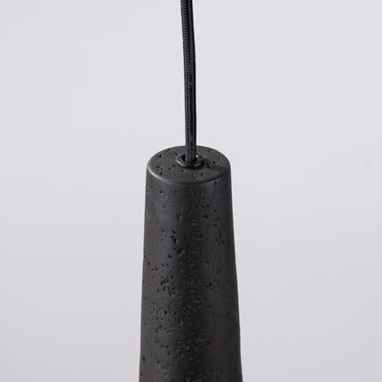 Pendelleuchte Electra aus schwarzem Beton