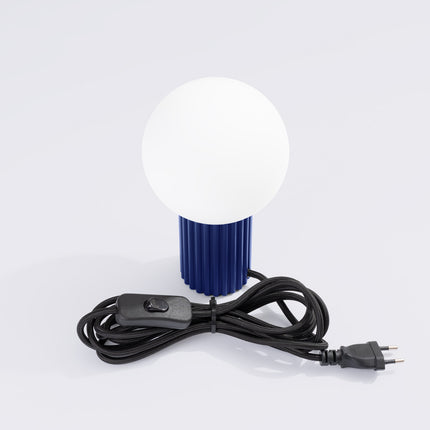 Halo Outremer Tischlampe