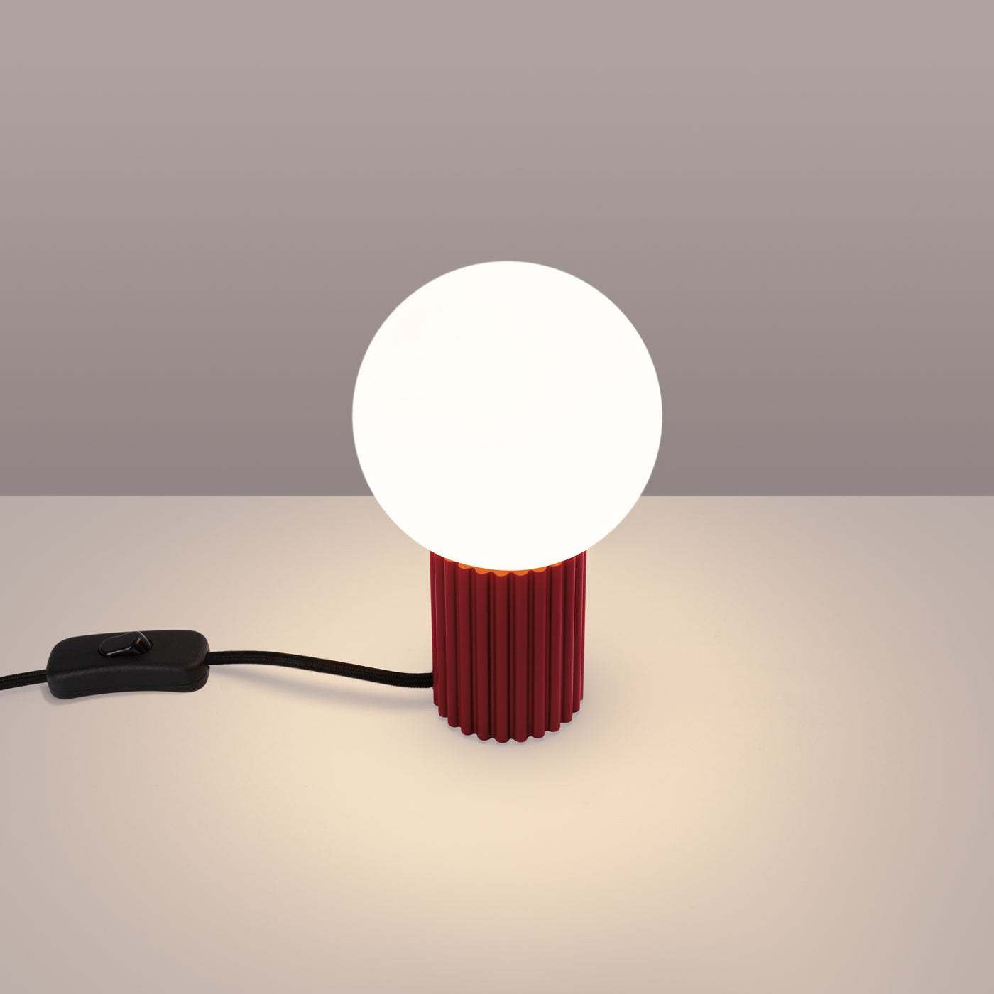 Halo Burgunder Tischlampe