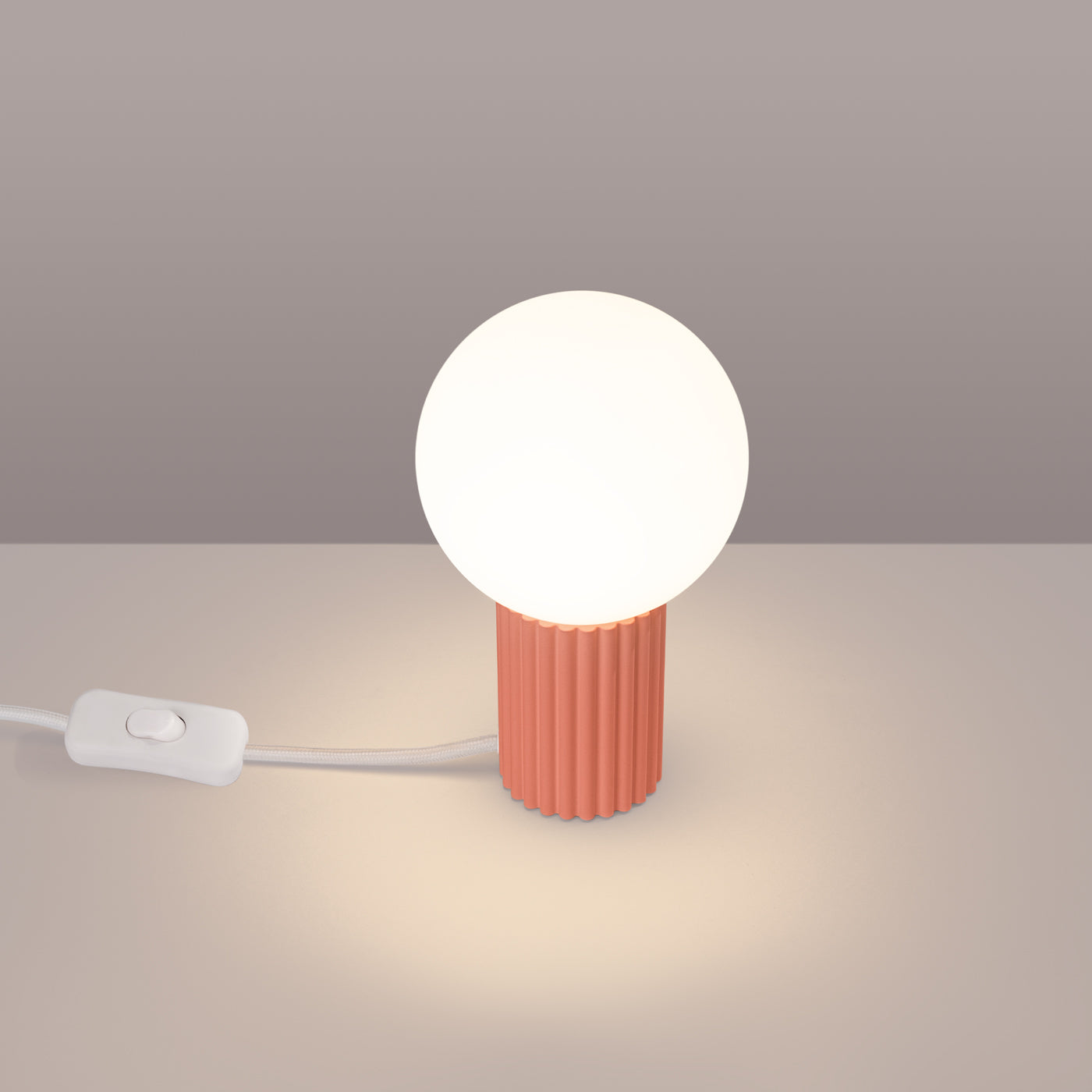 Halo Pfirsich Tischlampe