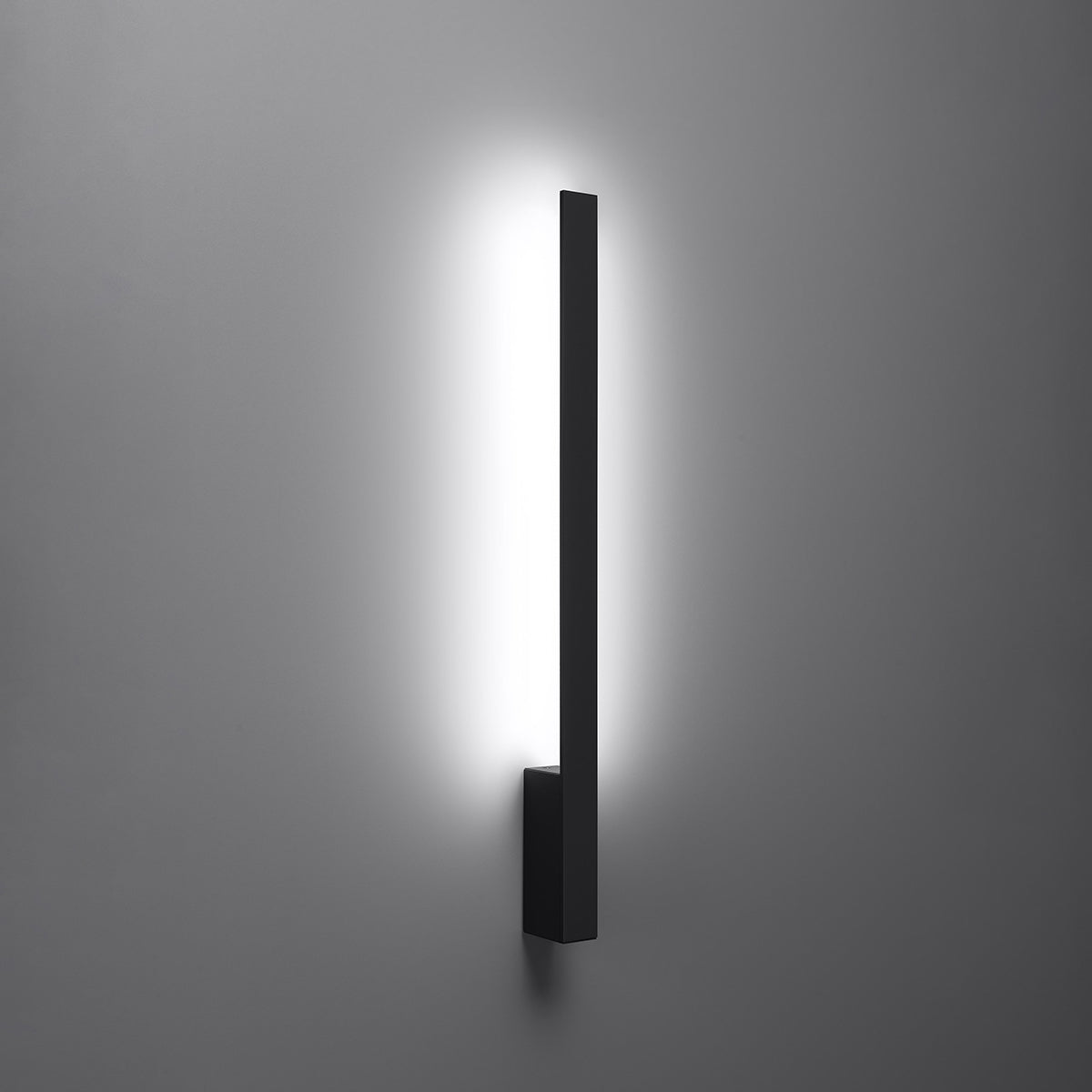 Slim Design M black 4000K wall light