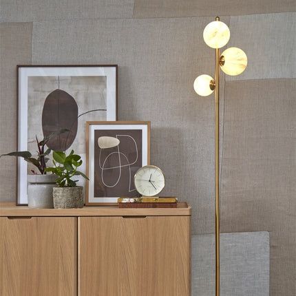 Lampadaire Carrara 3 Globes Verre Marbré Blanc et Or 159 cm