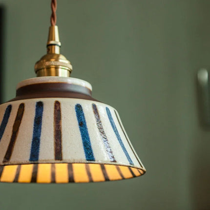 Suspension en céramique avec motif à rayures peint à la main