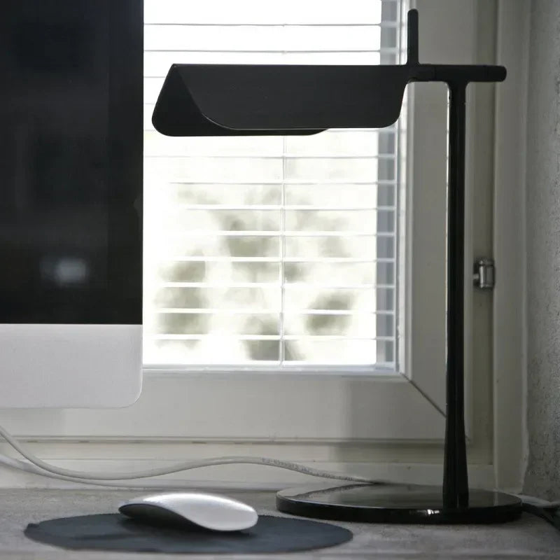 Lampe Minimaliste Italienne de Table LED