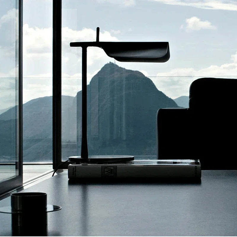 Lampe Minimaliste Italienne de Table LED