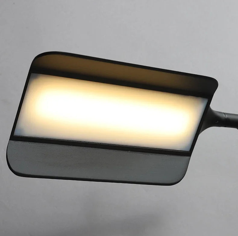 Italienische minimalistische LED-Tischlampe