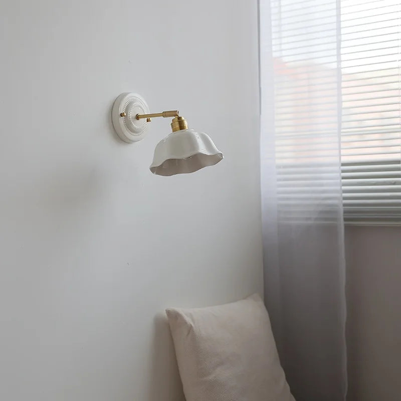 Lampe Blanche Céramique et Cuivre Orientable