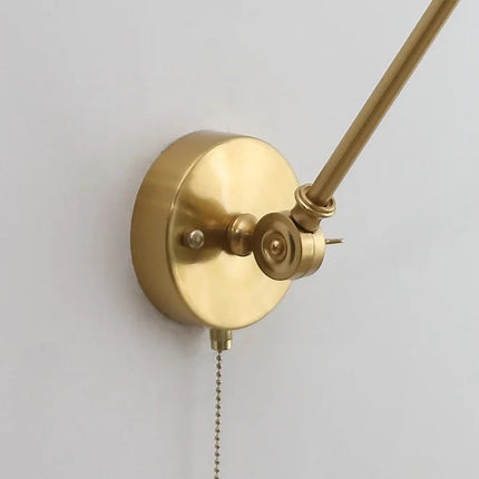 Aplique de pared vintage ajustable de latón con pantalla de cerámica