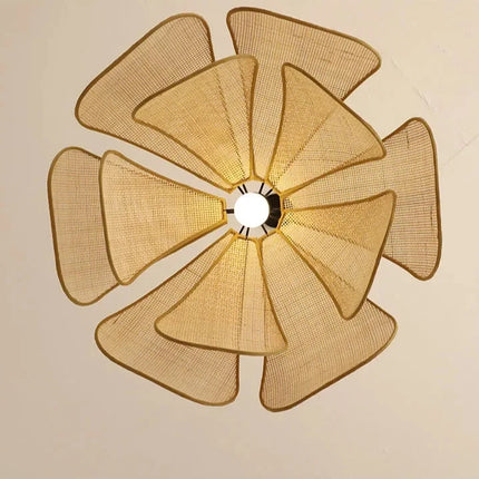 Handgefertigte Pendelleuchte „Minimalist Petals“