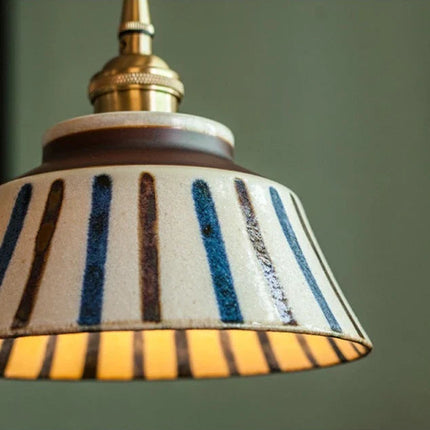 Suspension en céramique avec motif à rayures peint à la main